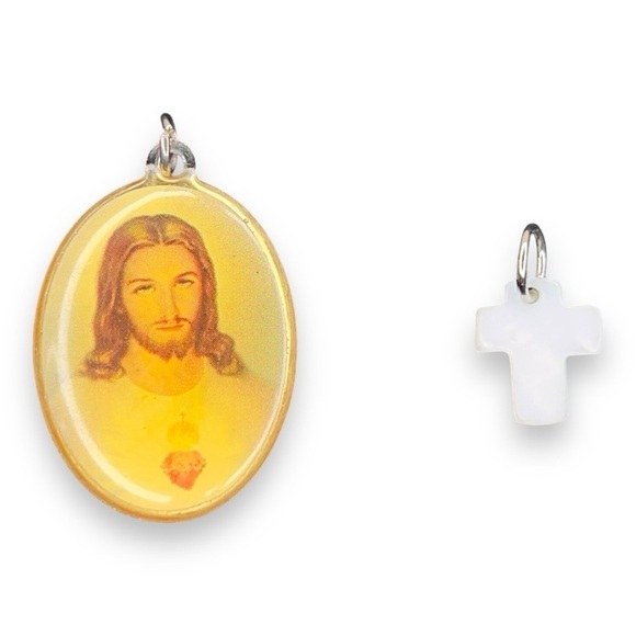 VINTAGE JESUS MEDAL SACRED HEART SET CROSS RELIGIOUS  FAITH CHRISTIANITY - Picture 1 of 10